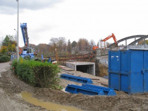 Fietstunnel aan de brug