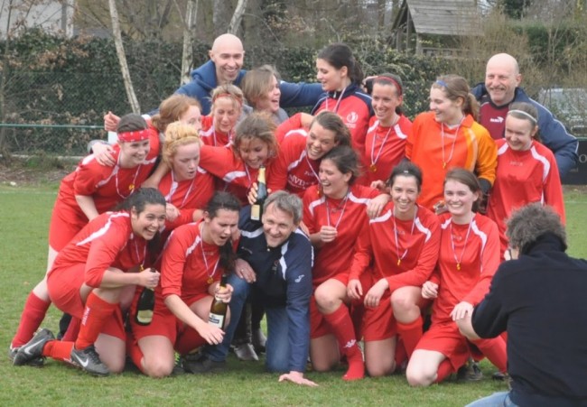 De dames van Hove Sport speelden ook kampioen