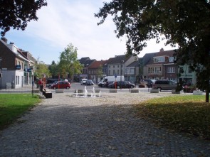 Sint-Laureysplein vanaf kerk